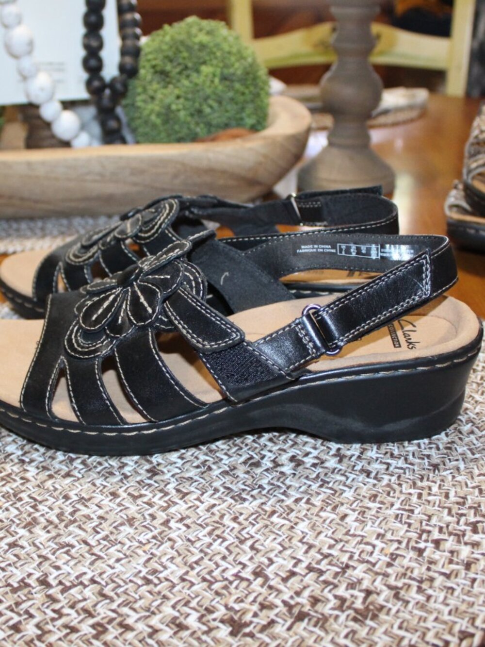 NWT Clark Lexi Venice Flower Sandal 9 1/2 WIDE. CUTE!! - Picture 7 of 10